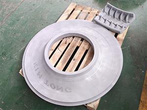 側板與活絡模具